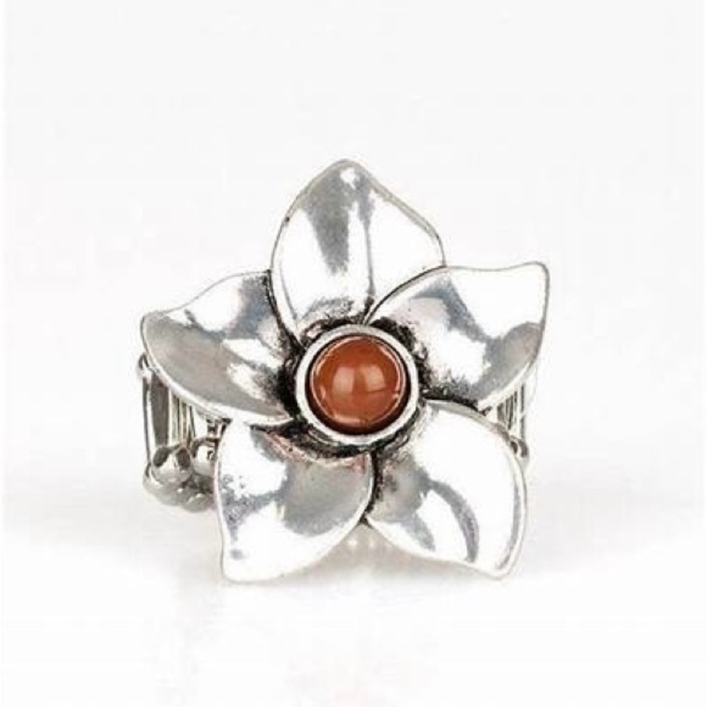 *Silver and brown flower ring.